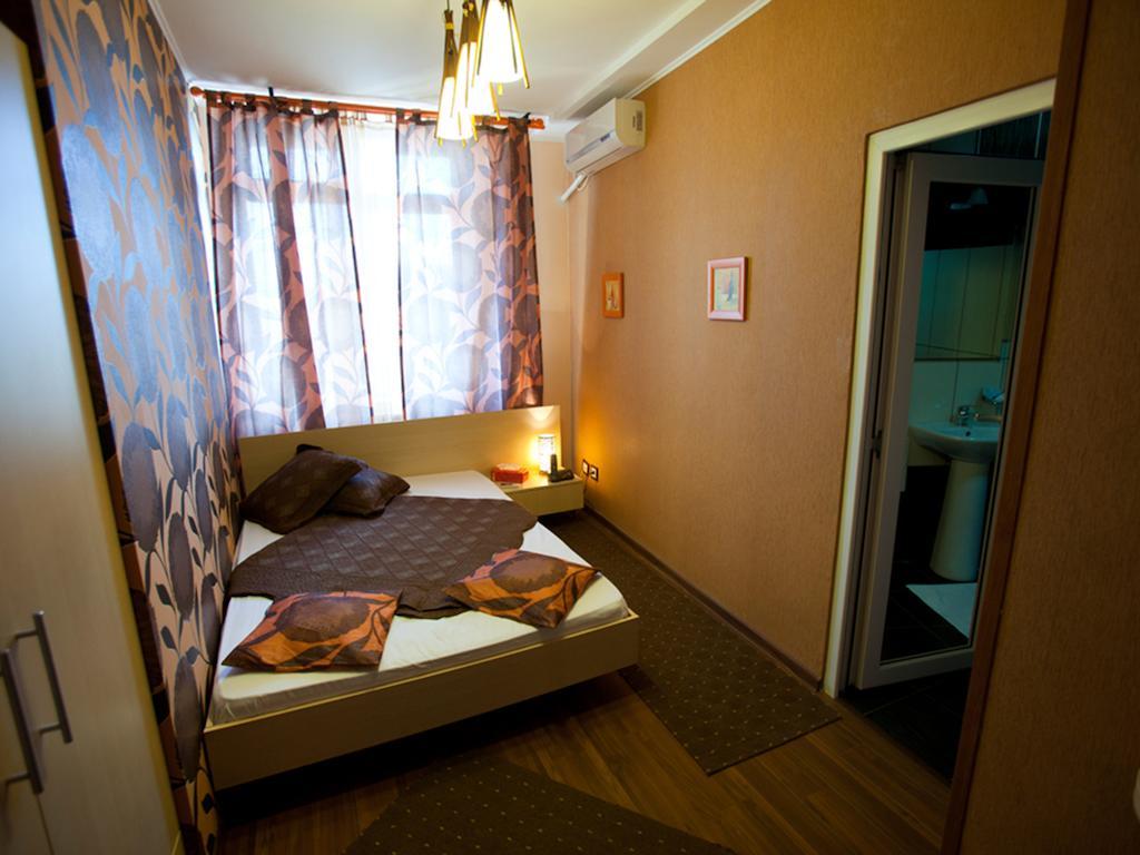 Hotel La Gil Bucureşti Phòng bức ảnh