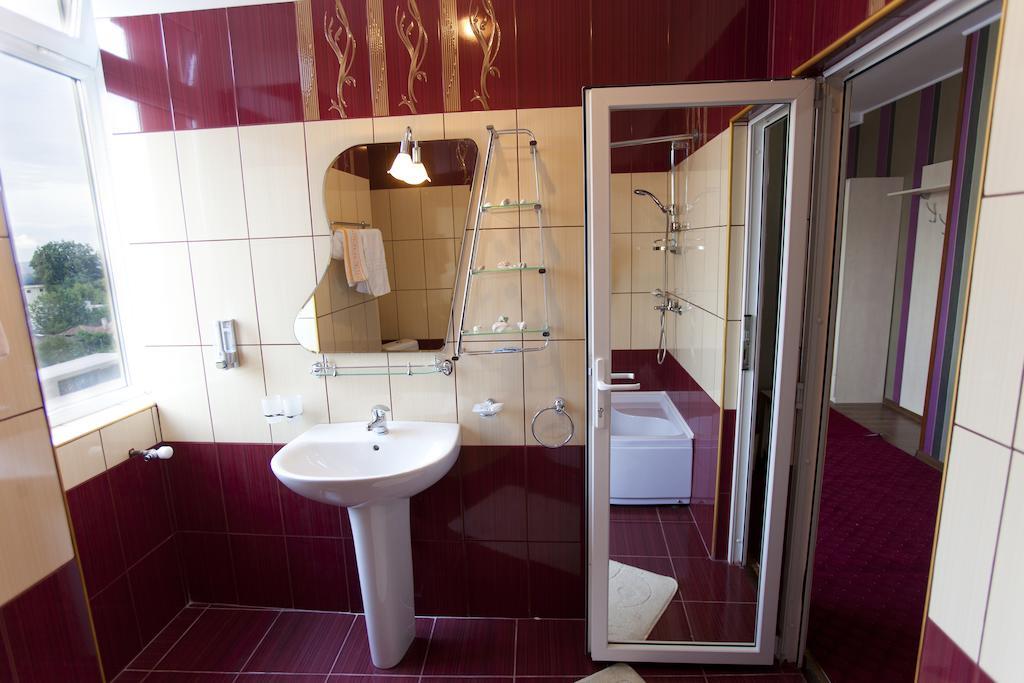 Hotel La Gil Bucureşti Phòng bức ảnh