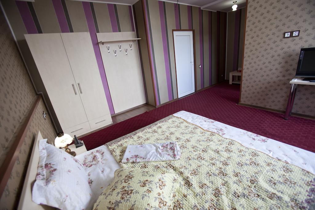 Hotel La Gil Bucureşti Phòng bức ảnh