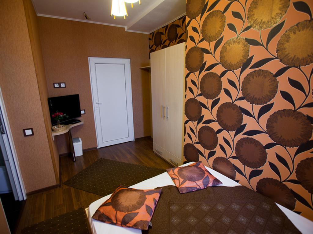 Hotel La Gil Bucureşti Ngoại thất bức ảnh